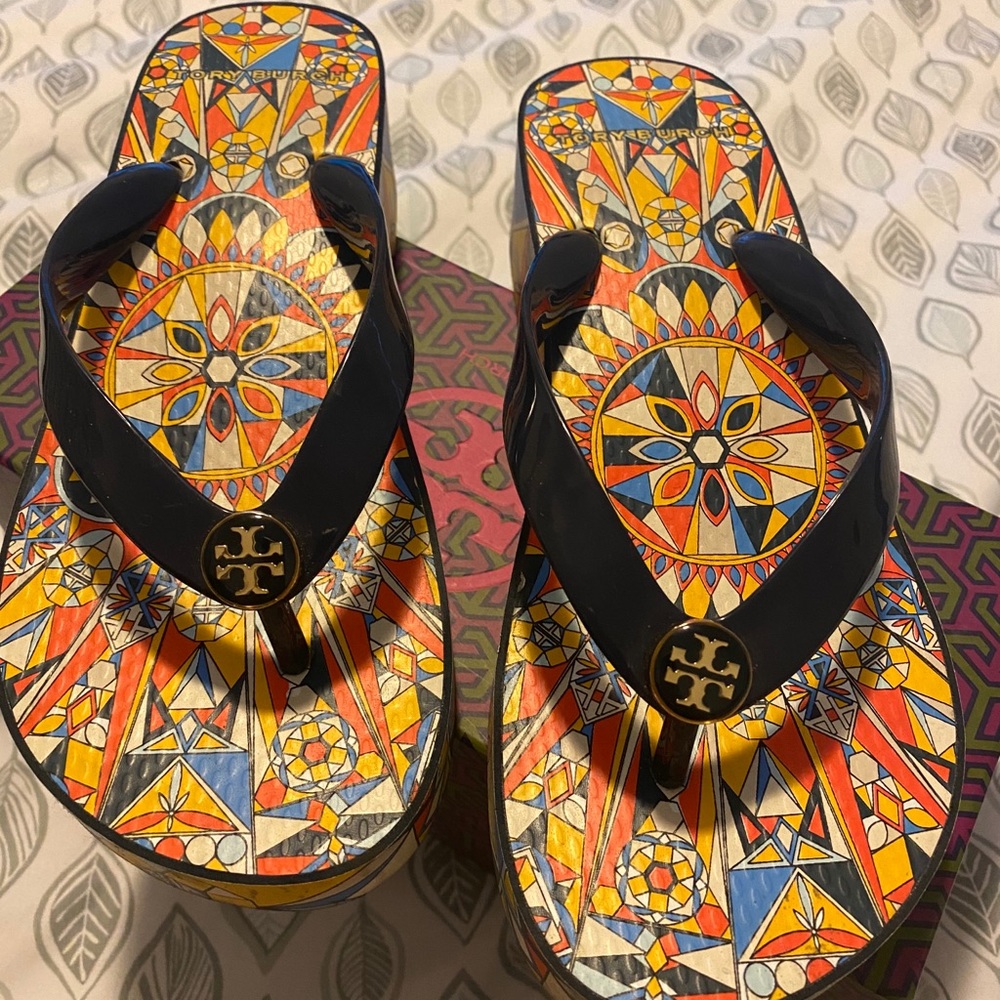 Tory Burch Cut-out wedge flip flop